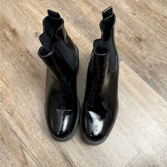 Diba • Platform Pull On Boots - Picture 4 of 9